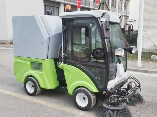 street sweeper cleaning machine